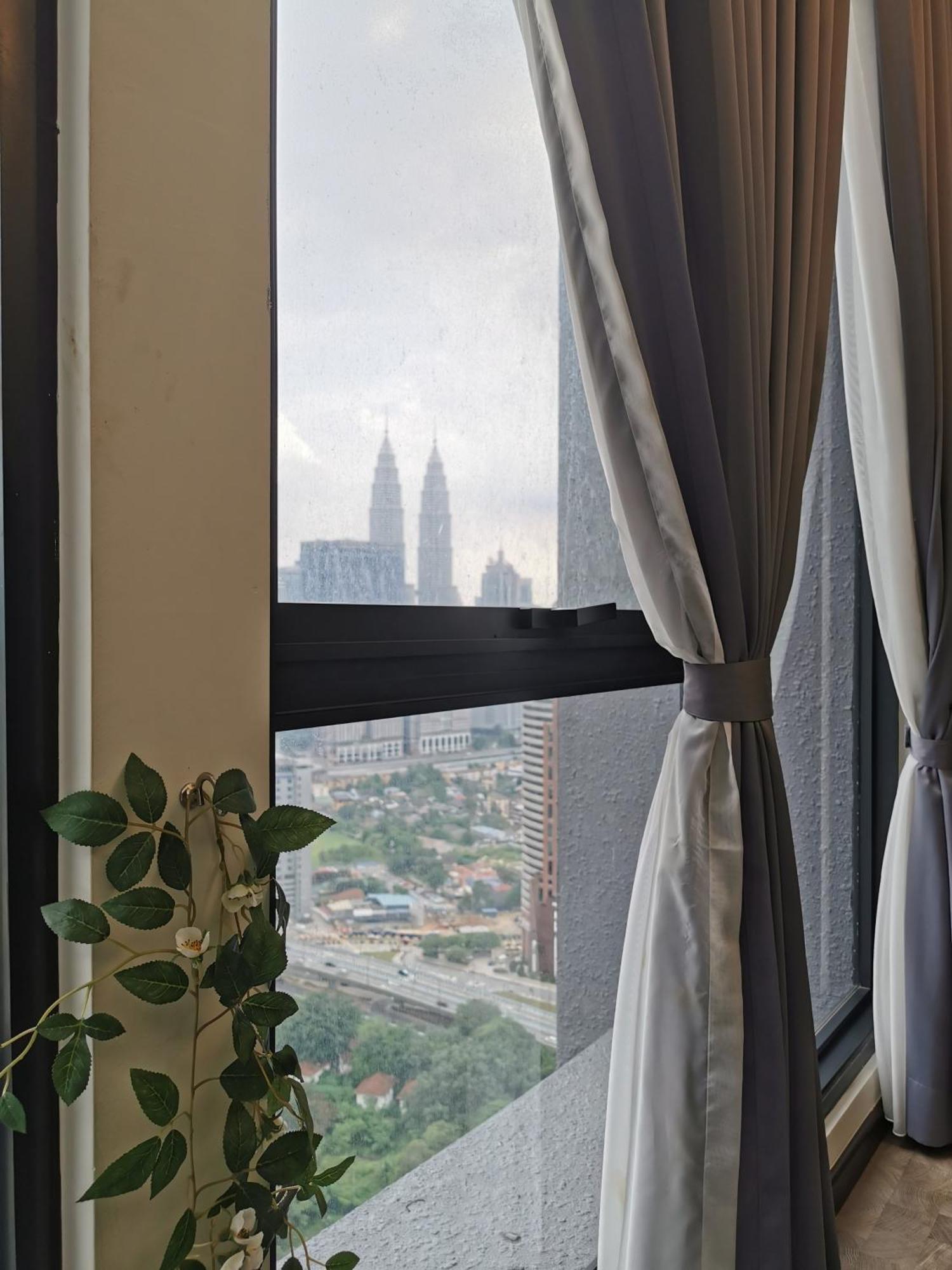 Expressionz Professional Suites By Aurora Summer Suites Kuala Lumpur Extérieur photo